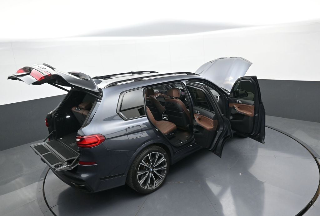 2022 BMW X7 M50i