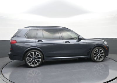 2022 BMW X7 M50i
