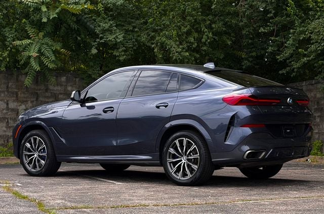 2022 BMW X6 M50i
