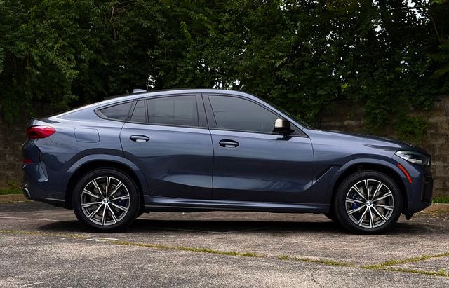 2022 BMW X6 M50i