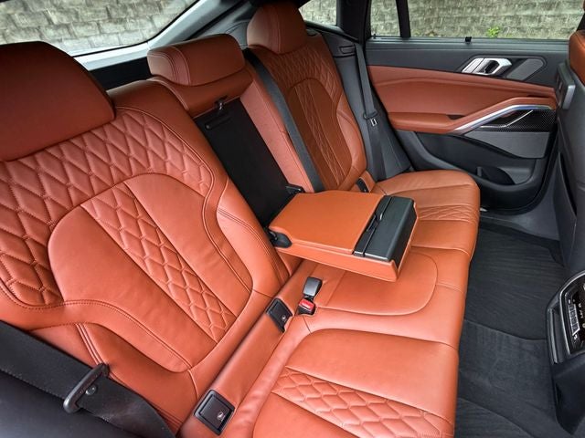 2022 BMW X6 M50i