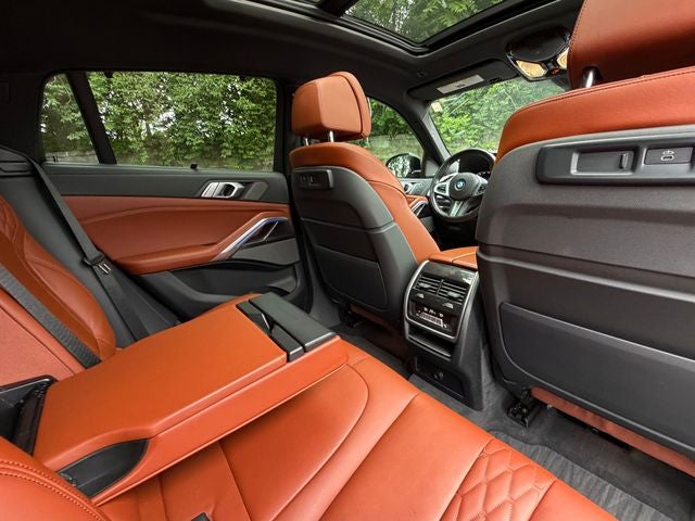 2022 BMW X6 M50i