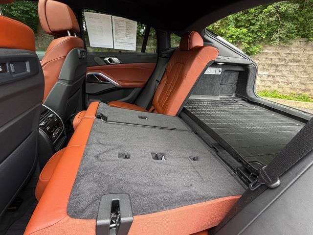 2022 BMW X6 M50i