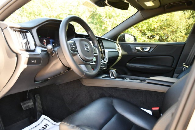 2023 Volvo S60 B5 Plus Black Edition