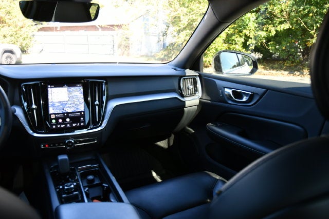2023 Volvo S60 B5 Plus Black Edition