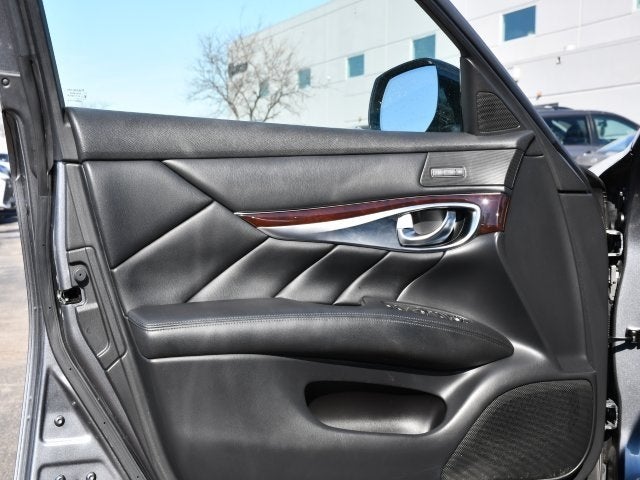 2017 INFINITI Q70 3.7X