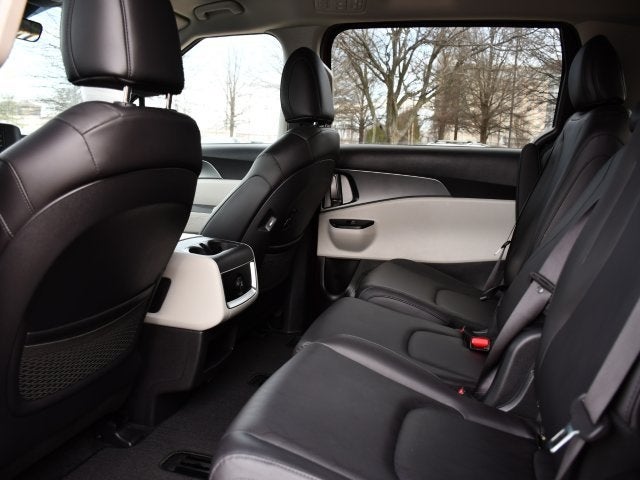 2024 Kia Carnival LX