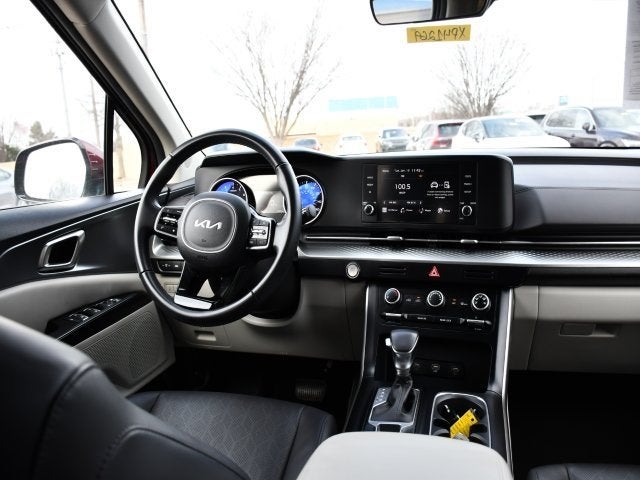 2024 Kia Carnival LX