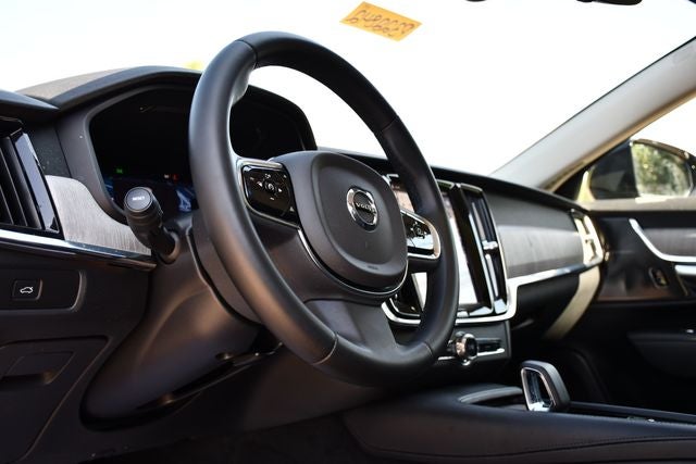 2023 Volvo S90 B6 Plus