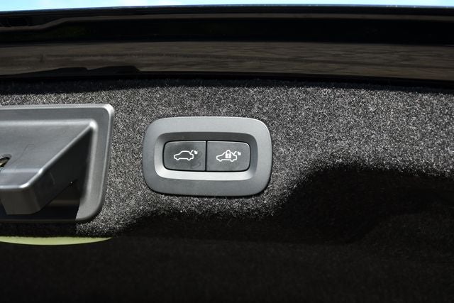 2023 Volvo S90 B6 Plus
