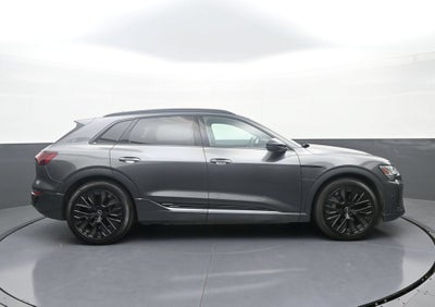 2024 Audi Q8 e-tron Prestige