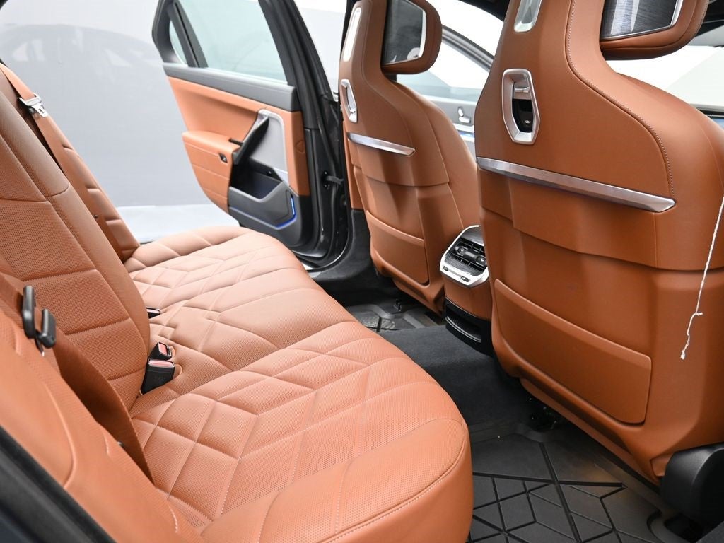 2023 BMW 7 Series 760i xDrive