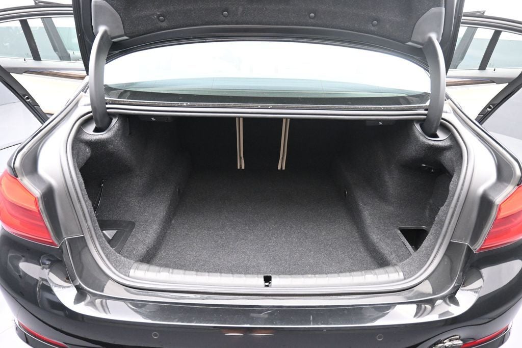 2019 BMW 5 Series 530i