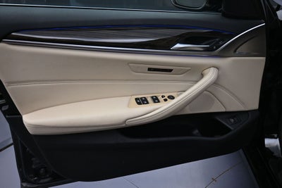 2019 BMW 5 Series 530i