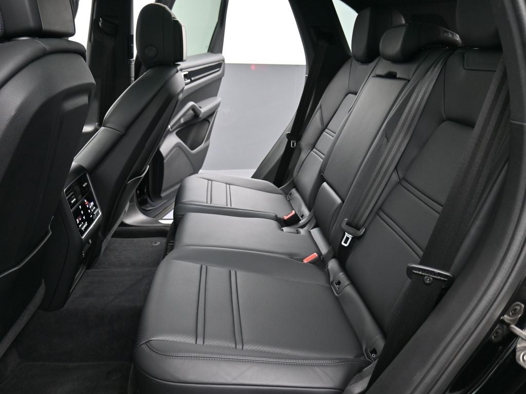 2023 Porsche Cayenne Base