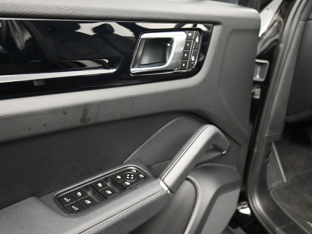 2023 Porsche Cayenne Base