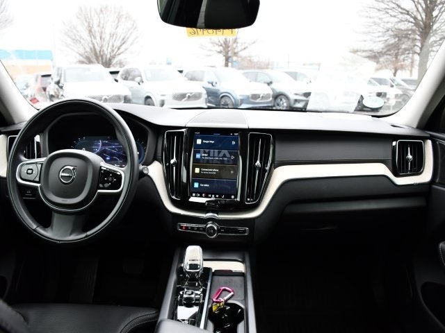 2022 Volvo XC60 B6 Inscription