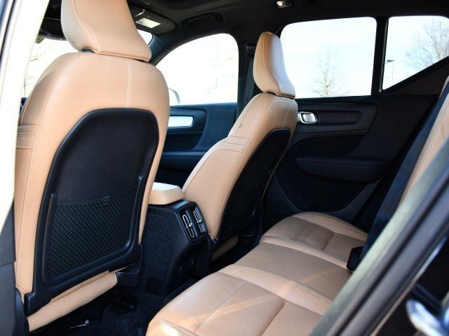 2019 Volvo XC40 Momentum