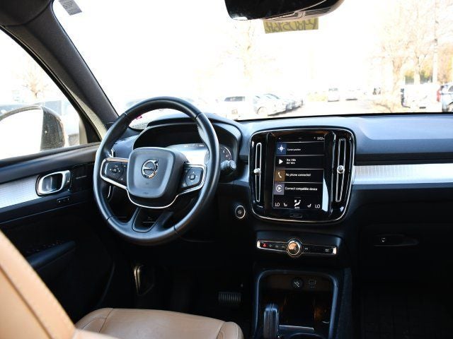 2019 Volvo XC40 Momentum