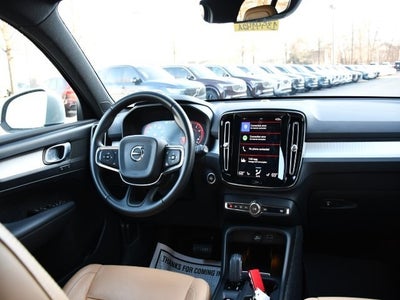 2019 Volvo XC40 Momentum
