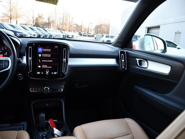 2019 Volvo XC40 Momentum