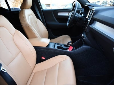 2019 Volvo XC40 Momentum