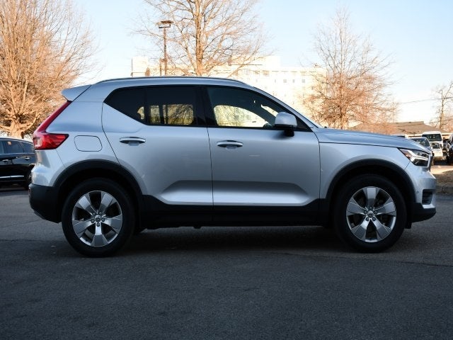2019 Volvo XC40 Momentum