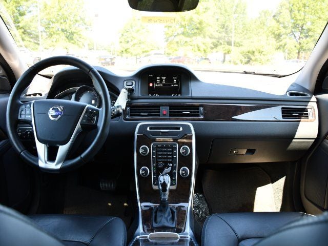 2016 Volvo XC70 T5 Platinum