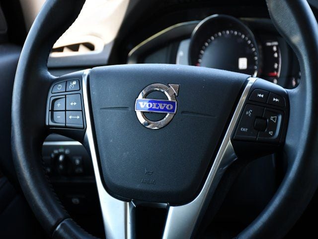 2016 Volvo XC70 T5 Platinum