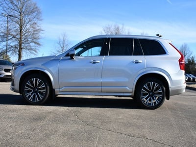 2022 Volvo XC90 T6 Momentum
