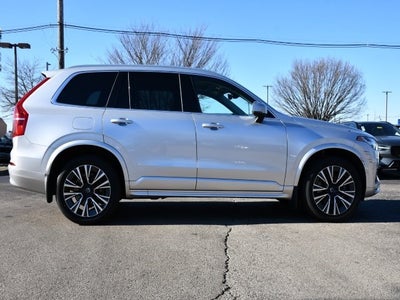 2022 Volvo XC90 T6 Momentum