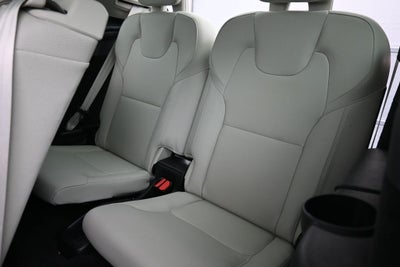 2022 Volvo XC90 Momentum