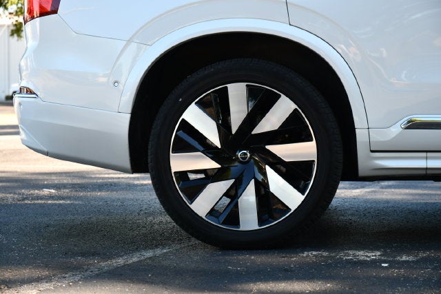 2024 Volvo XC90 Recharge Plug-In Hybrid T8 Plus Bright Theme 7 Passenger