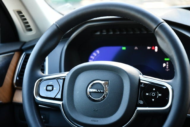 2024 Volvo XC90 Recharge Plug-In Hybrid T8 Plus Bright Theme 7 Passenger