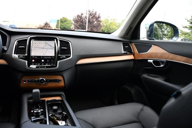 2024 Volvo XC90 Recharge Plug-In Hybrid T8 Plus Bright Theme 7 Passenger