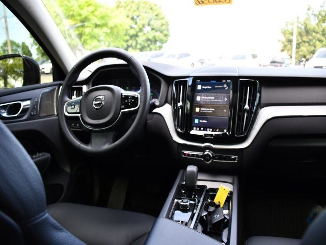 2025 Volvo XC60 Plug-In Hybrid T8 Plus