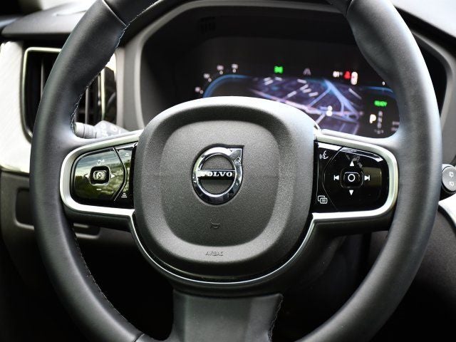 2025 Volvo XC60 Plug-In Hybrid T8 Plus