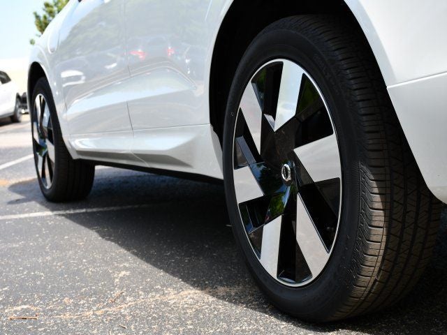 2025 Volvo XC60 Plug-In Hybrid T8 Plus