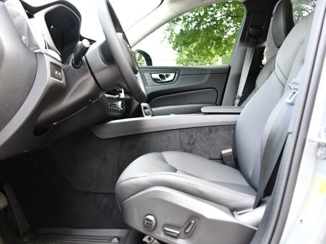 2025 Volvo XC60 Plug-In Hybrid T8 Plus