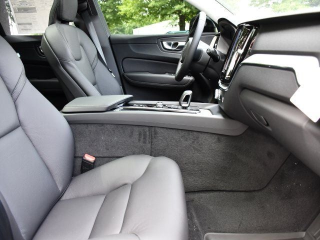 2025 Volvo XC60 Plug-In Hybrid T8 Plus