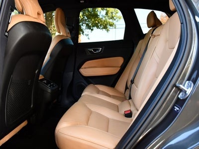 2022 Volvo XC60 B5 Inscription