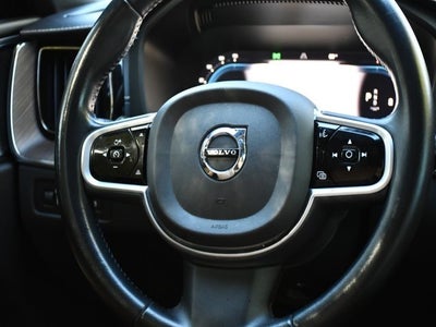 2022 Volvo XC60 B5 Inscription