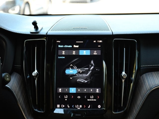 2022 Volvo XC60 B5 Inscription