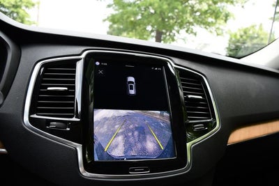 2023 Volvo XC90 B5 Plus