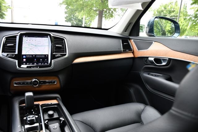 2023 Volvo XC90 B5 Plus