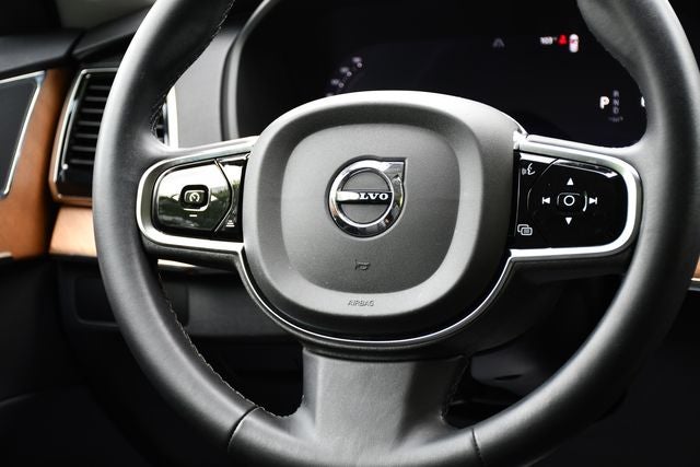 2023 Volvo XC90 B5 Plus