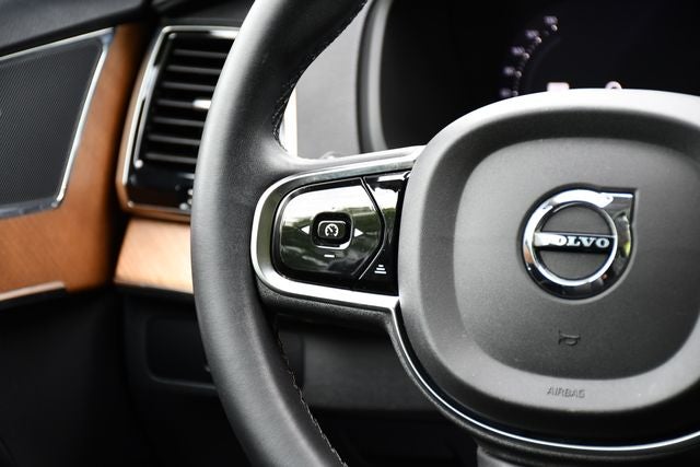 2023 Volvo XC90 B5 Plus
