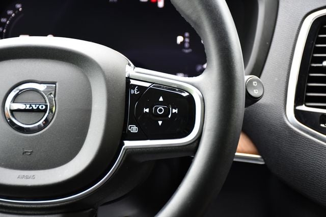 2023 Volvo XC90 B5 Plus