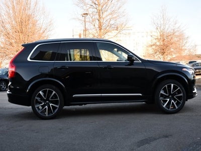 2023 Volvo XC90 B5 Plus