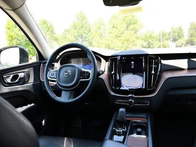 2023 Volvo XC60 B5 Plus Bright Theme